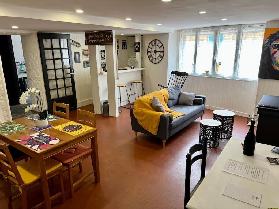 Апартаменты Dole : L Atelier Des Reves Экстерьер фото